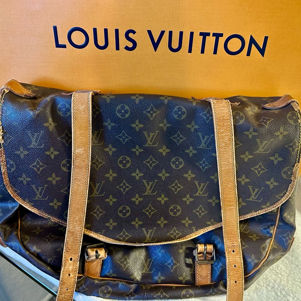 Louis Vuitton Monogram Samur 43